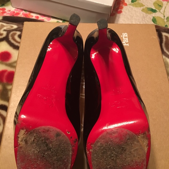 Christian Louboutin - Picture 5 of 6